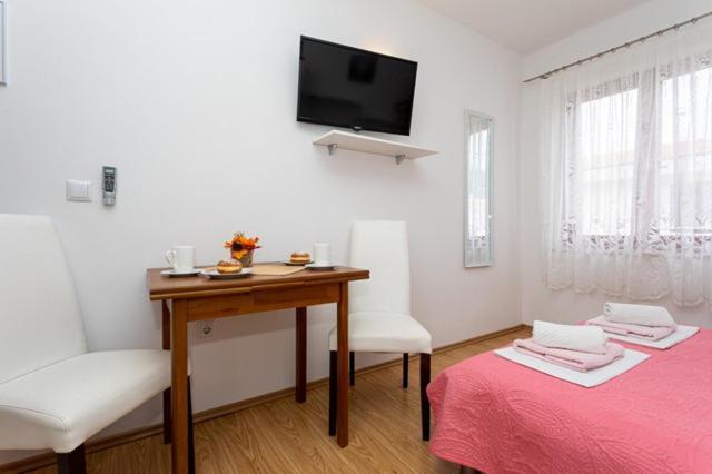 Apartments Marinko Baška Екстериор снимка