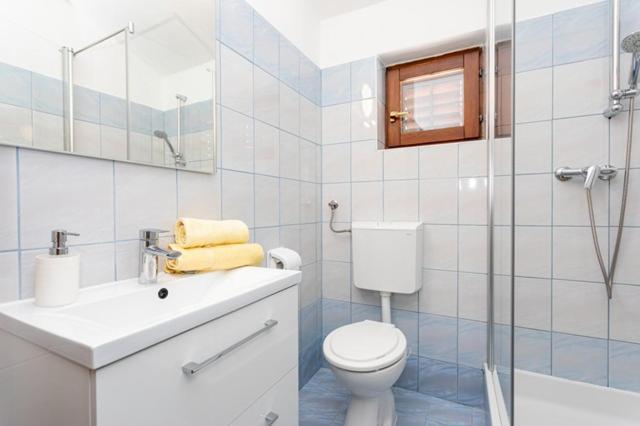 Apartments Marinko Baška Екстериор снимка