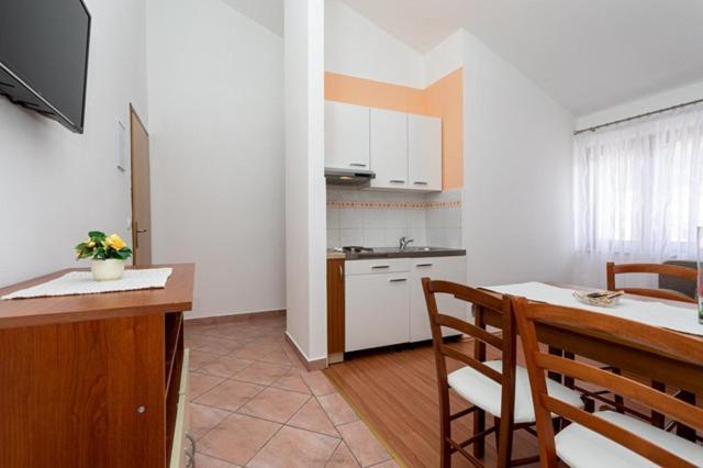 Apartments Marinko Baška Екстериор снимка