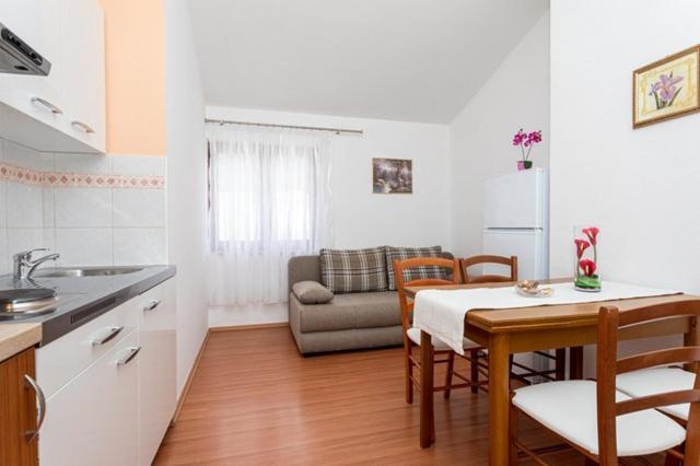Apartments Marinko Baška Екстериор снимка