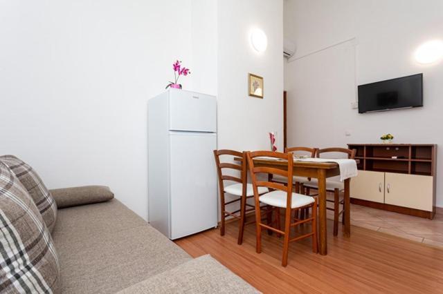 Apartments Marinko Baška Екстериор снимка